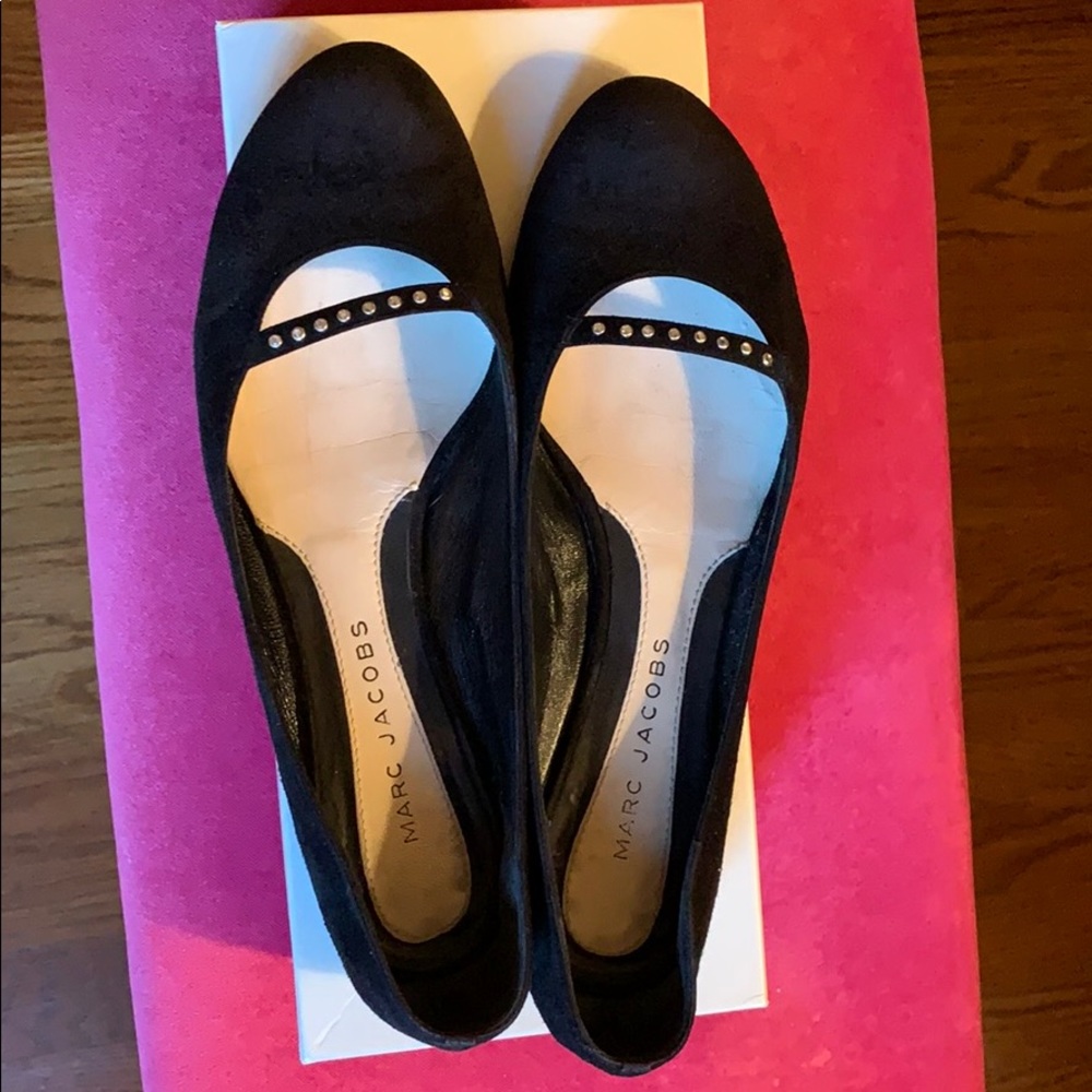 Marc Jacobs black flats.